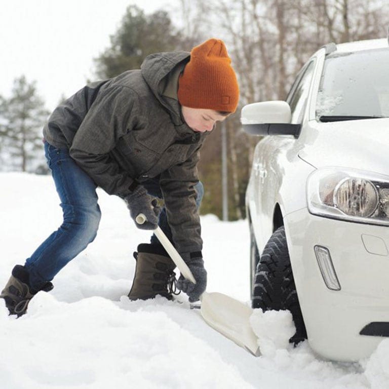 FISKARS lopata za snijeg mala, za auto 630x220 mm SnowXpert 1019347 - Slika 3