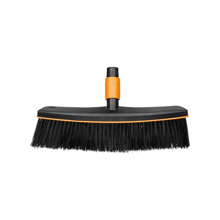FISKARS metla za otvorena dvorišta QuikFit 1001416
