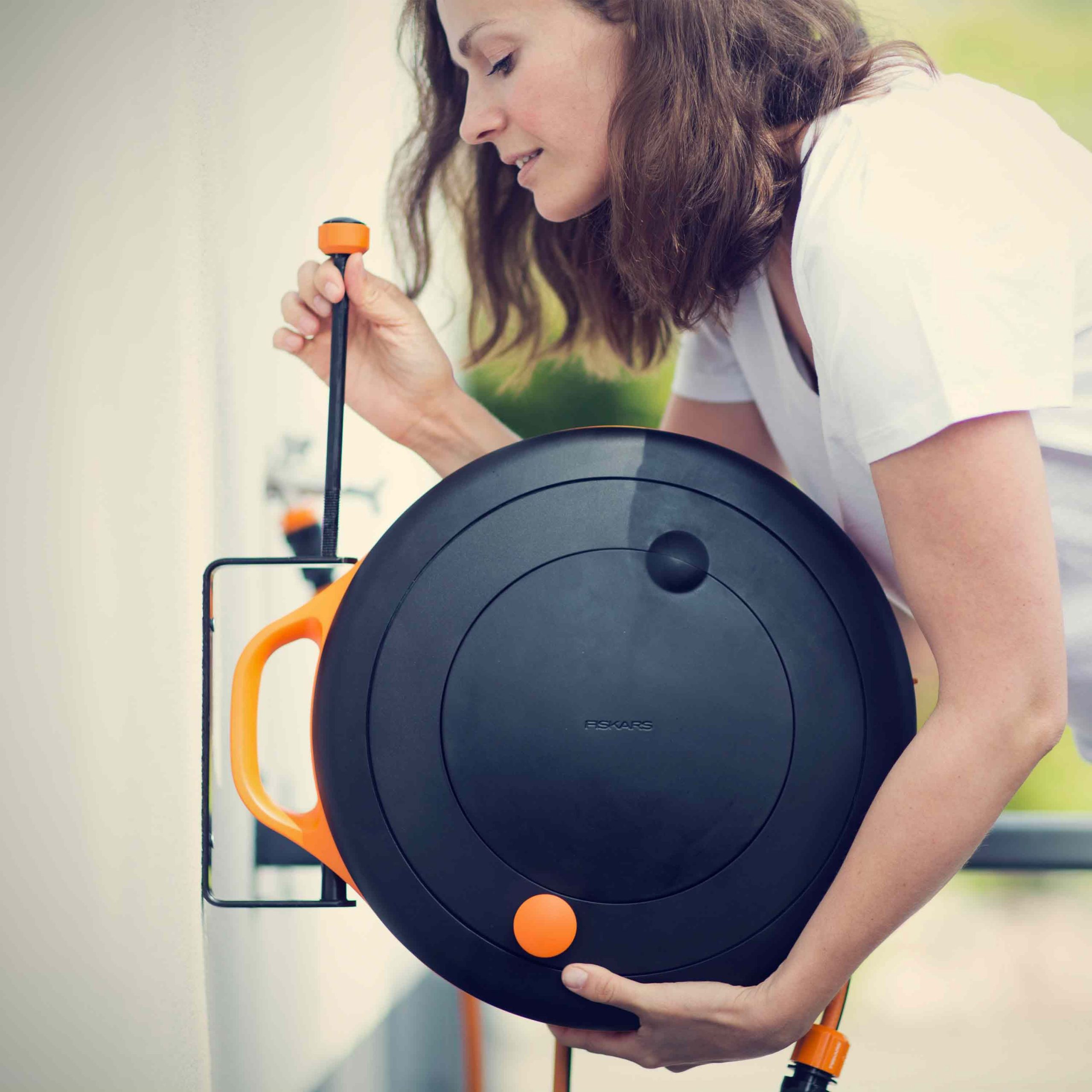FISKARS zidni nosač za vrtno crijevo u kolutu S 1020448 - Slika 3