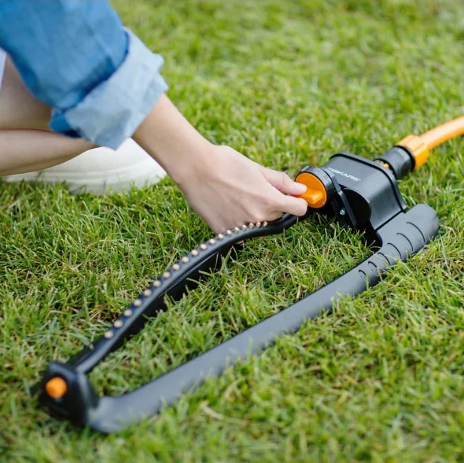 FISKARS prskalica za travu oscilacijska M 1023659 - Slika 3