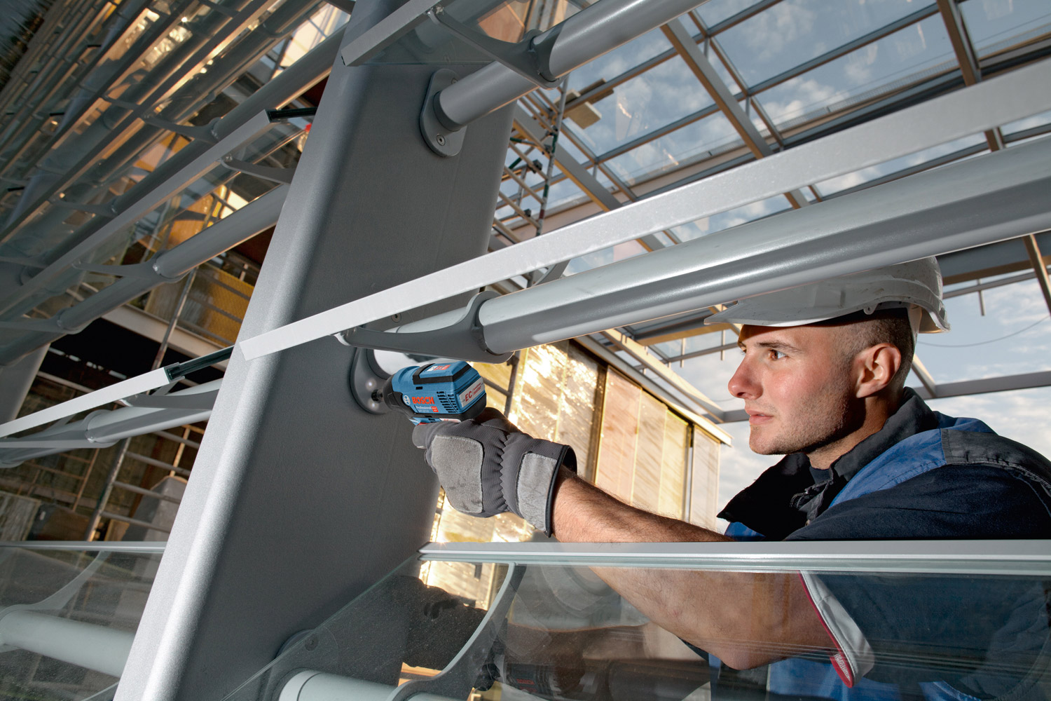 BOSCH aku udarni stezač GDR 12V-110 2xAku 12V 3,0Ah L-Boxx - Slika 4