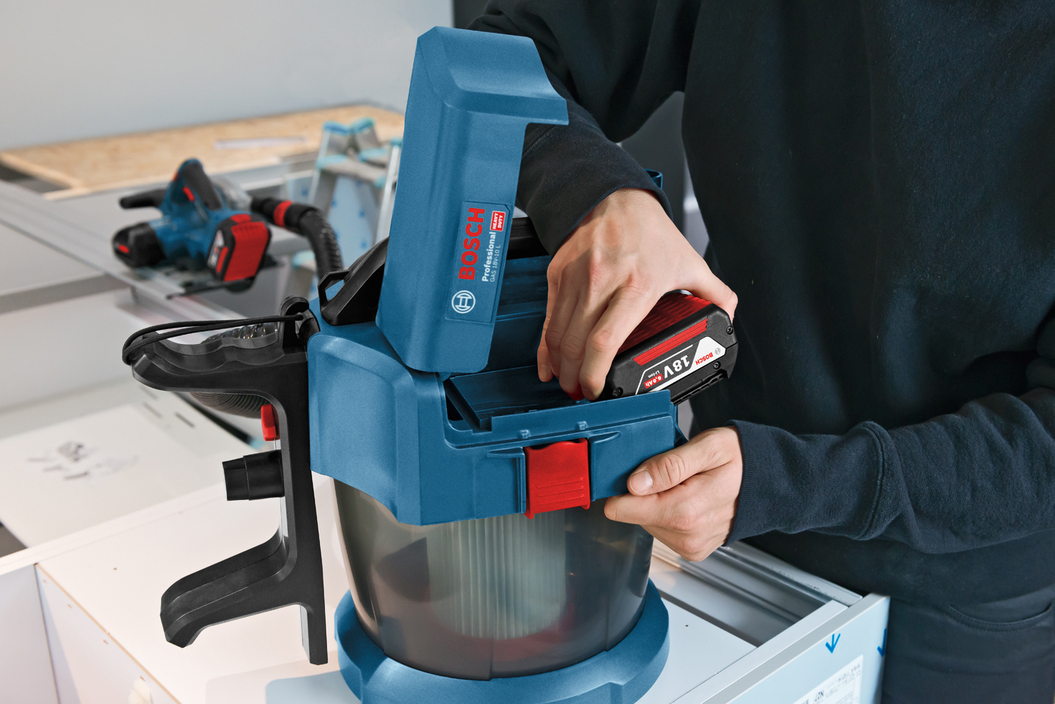 BOSCH aku usisavač GAS 18V-10L bez baterije + pribor - Slika 2
