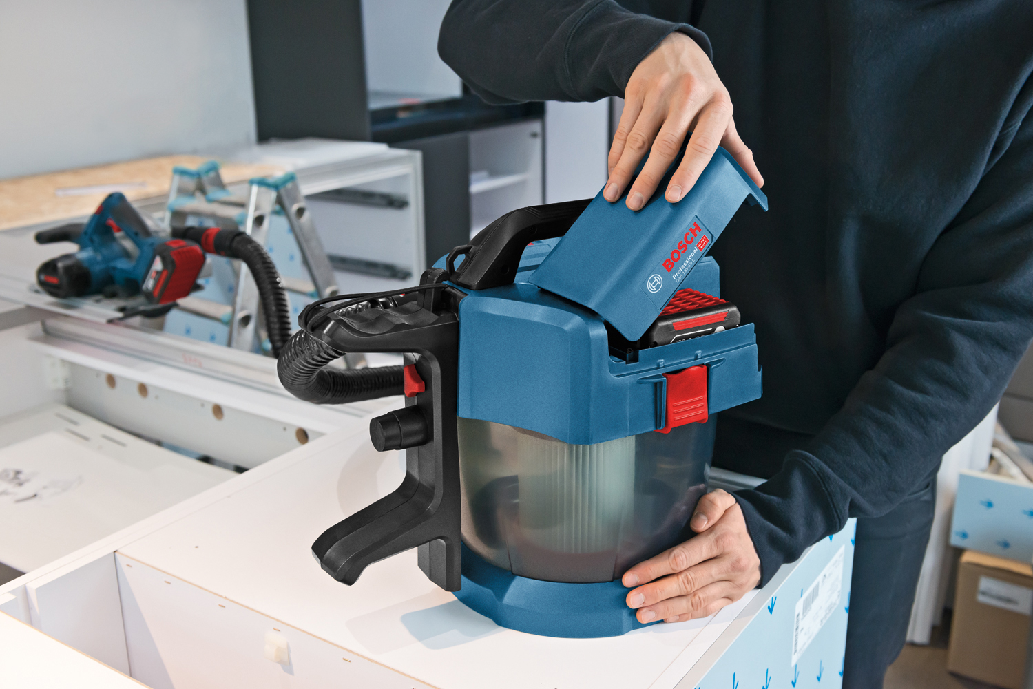 BOSCH aku usisavač GAS 18V-10L bez baterije + pribor - Slika 3