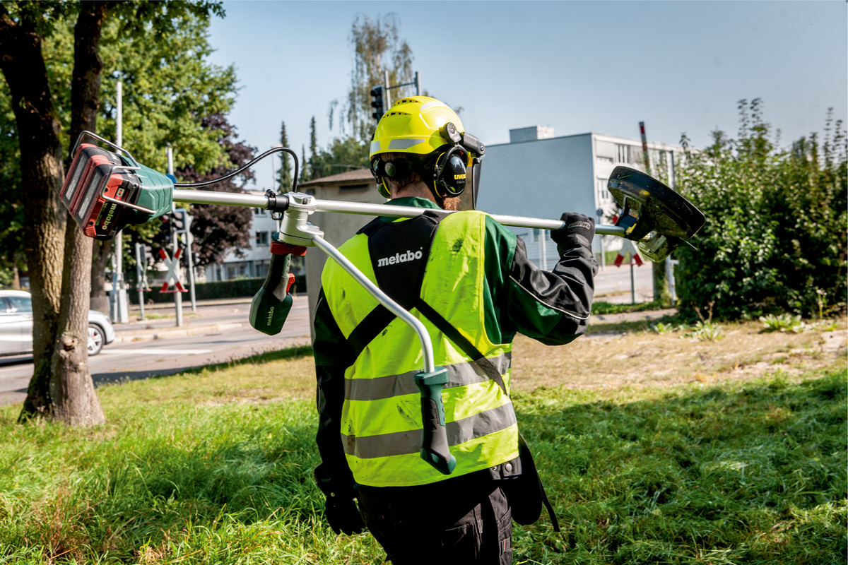 METABO aku trimer za travu FSB 36-18 LTX BL 40 18+18V bez baterije - Slika 6