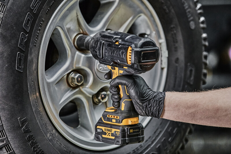 DEWALT aku udarni odvijač DCF900P2G-QW XR 2xAku 18V 5,0Ah - Slika 2