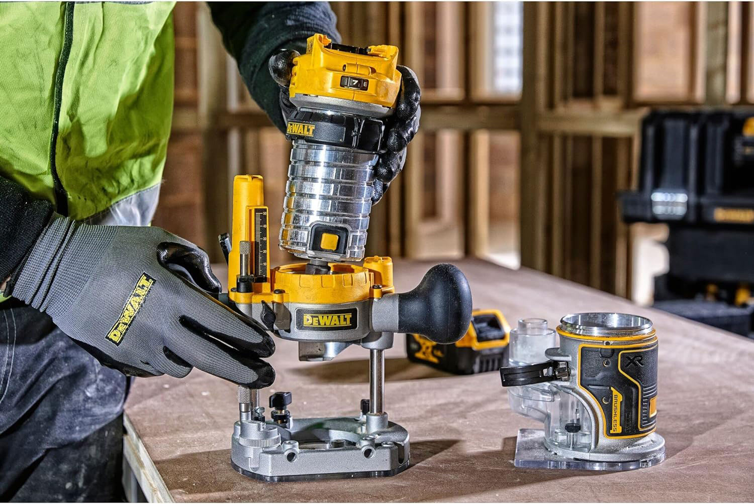 DEWALT aku glodalica DCW604NT-XJ XR 18V bez baterije kovčeg - Slika 3