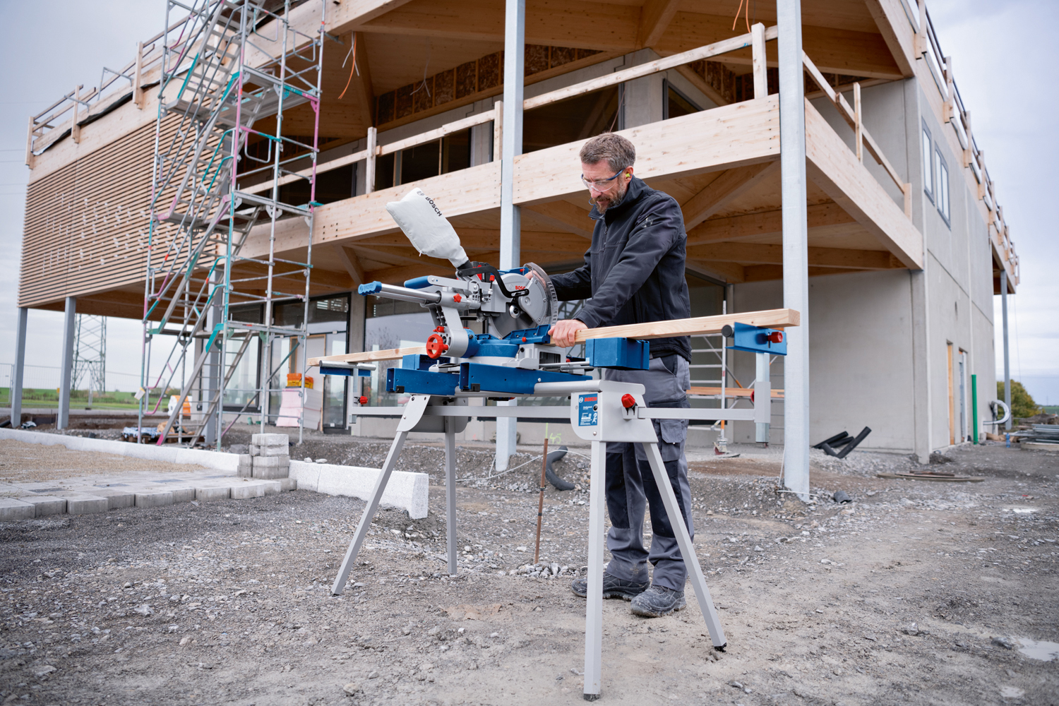 BOSCH aku potezno-nagibna pila GCM 18V-254 D 18V bez baterije - Slika 5