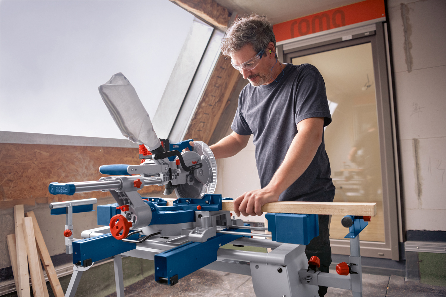 BOSCH aku potezno-nagibna pila GCM 18V-216 D 18V bez baterije - Slika 7