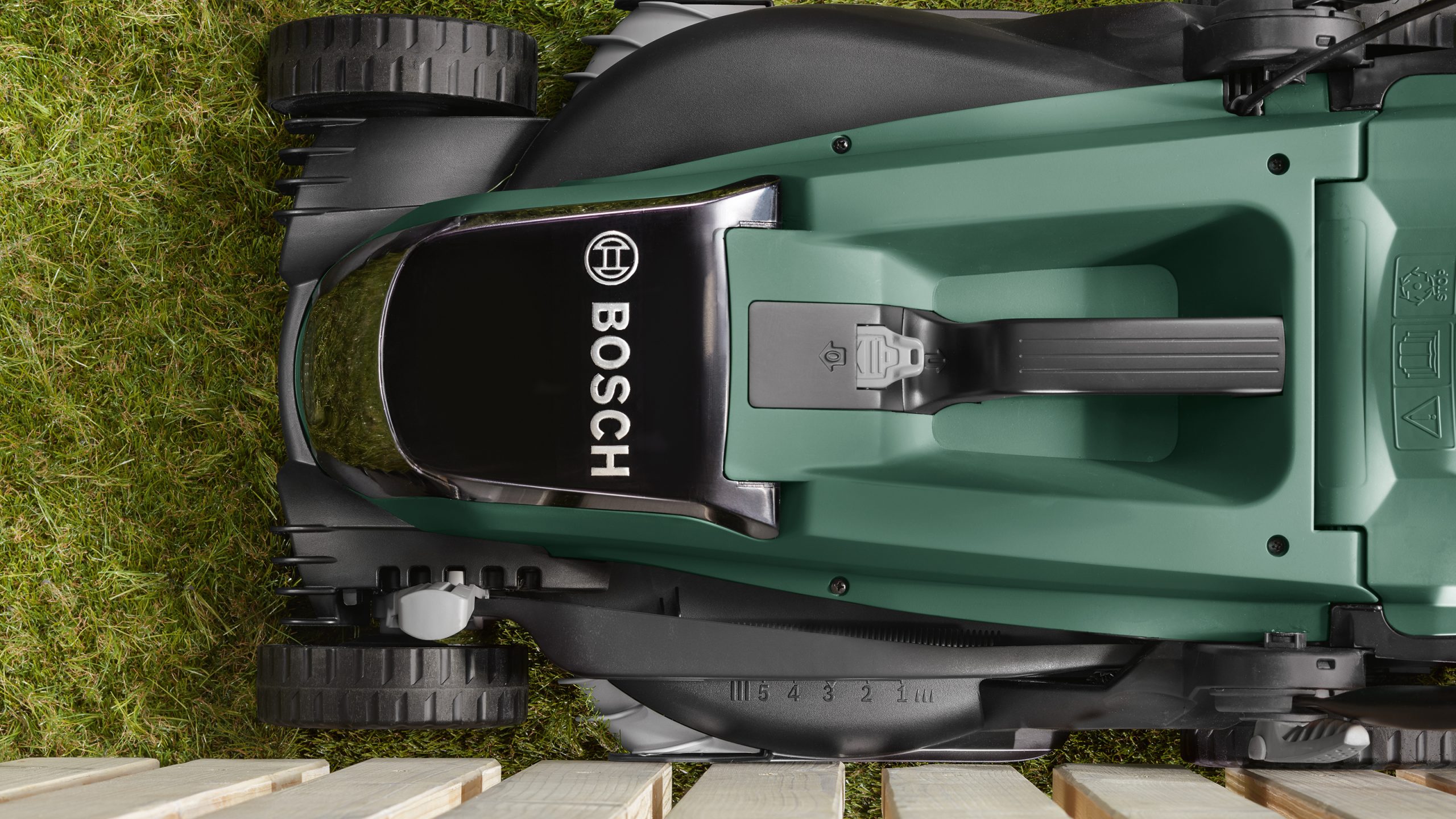 BOSCH aku kosilica za travu UniversalRotak 36-550 36V bez baterije - Slika 2