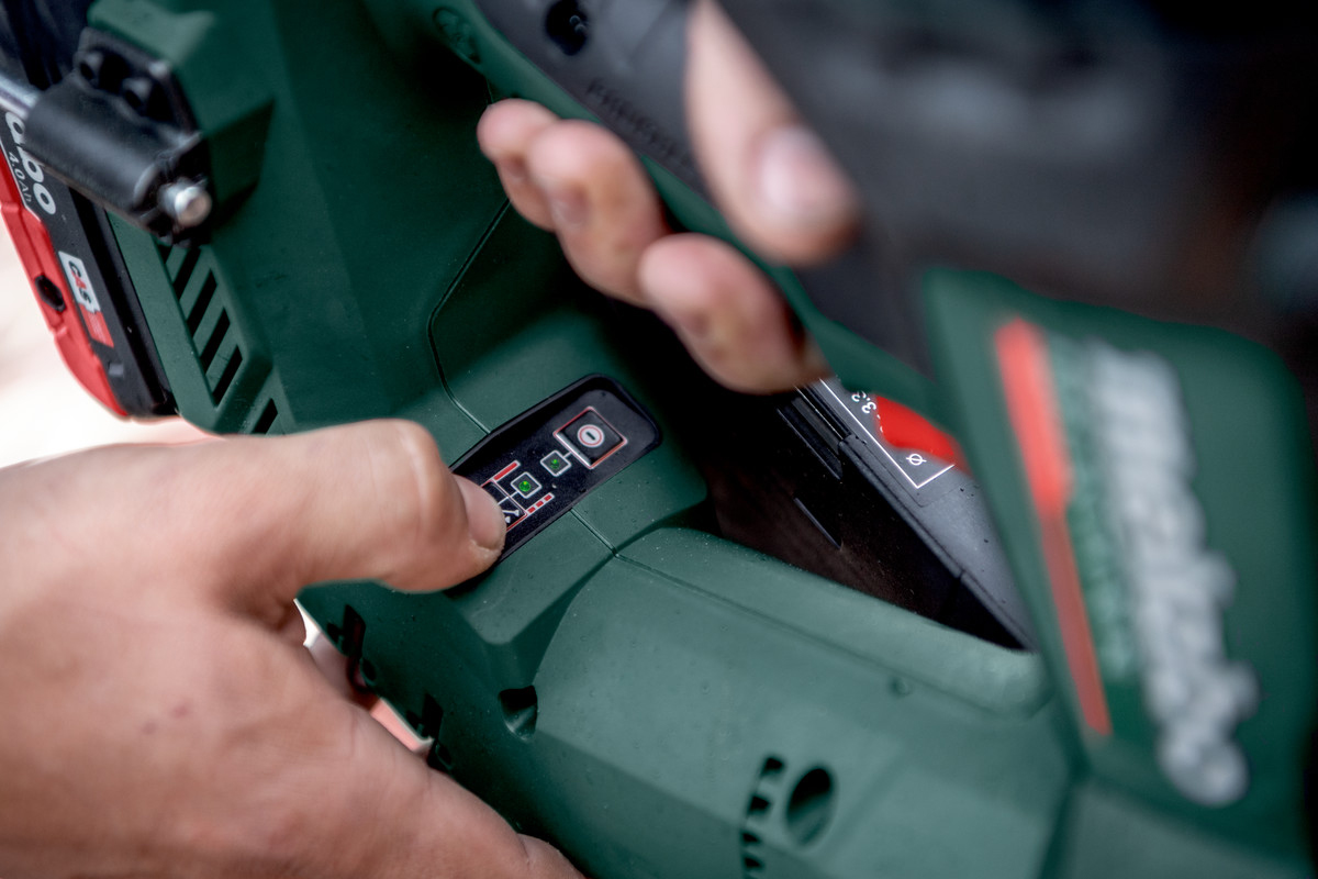 METABO aku pištolj za čavle NFR 18 LTX 90 BL 18V bez baterije MetaBOX - Slika 2