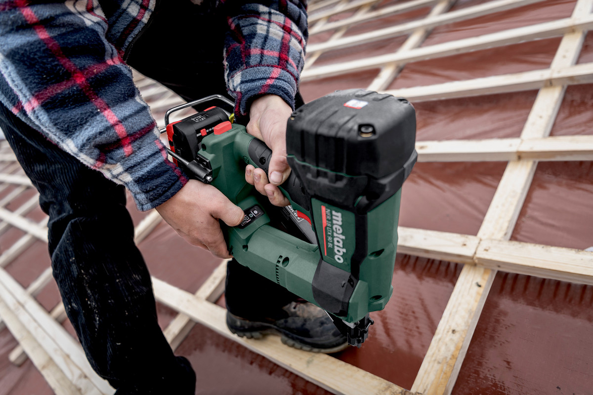 METABO aku pištolj za čavle NFR 18 LTX 90 BL 18V bez baterije MetaBOX - Slika 3