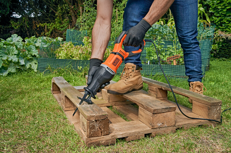 BLACK&DECKER sabljasta pila BES301-QS - Slika 2