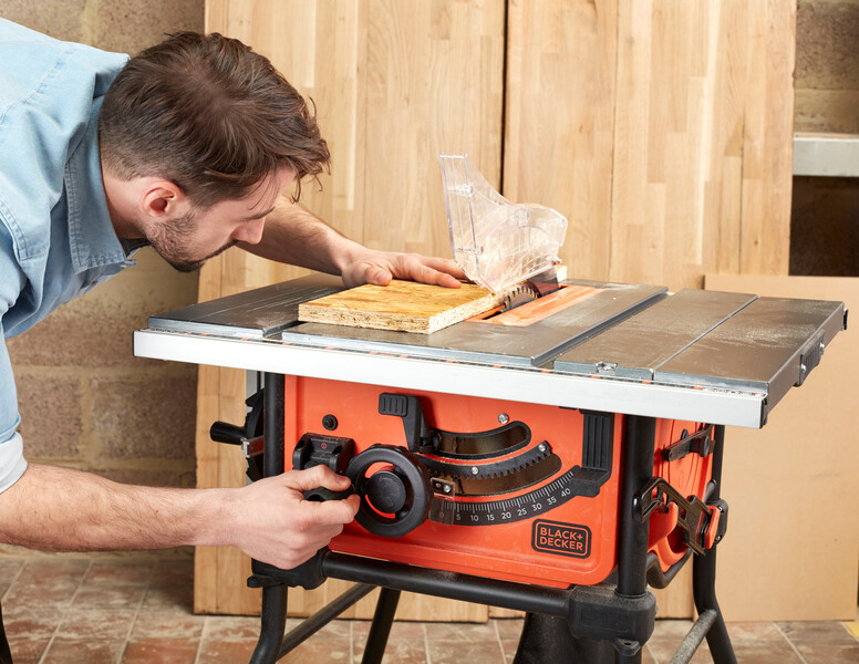 BLACK&DECKER stolna kružna pila s postoljem BES720-QS - Slika 3