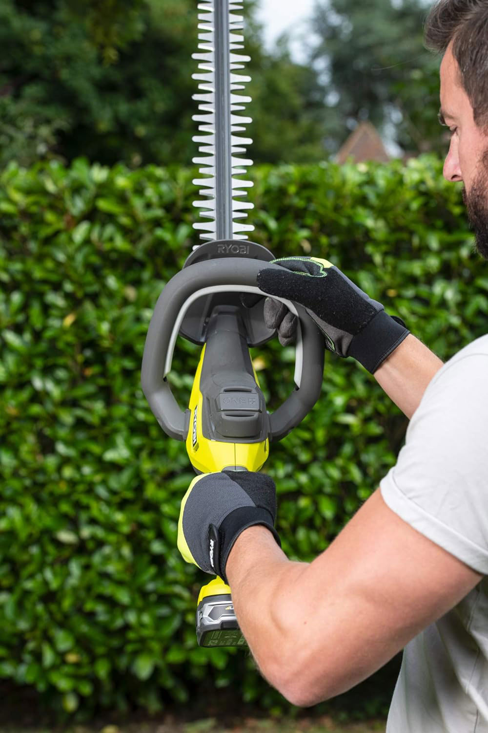 RYOBI aku škare za živicu RY18HT55A-140 18V 4,0Ah - Slika 3