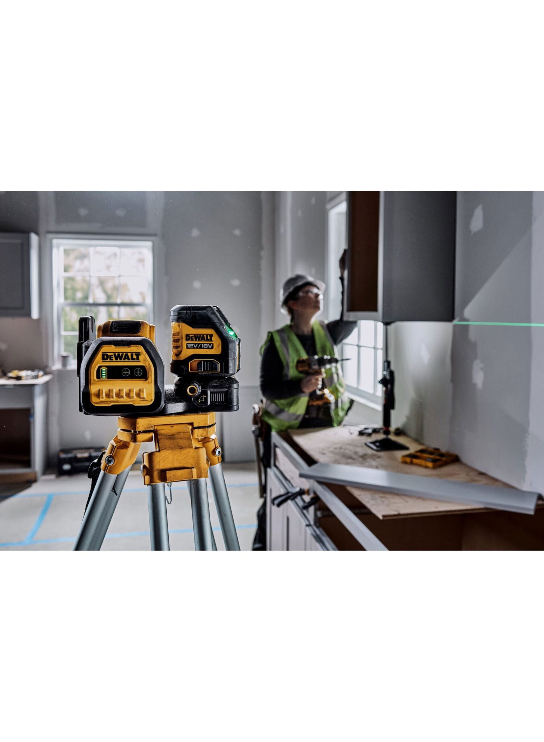 DEWALT križni laserski nivelir DCE088D1G18-QW 12/18V 2,0Ah kovčeg - Slika 3