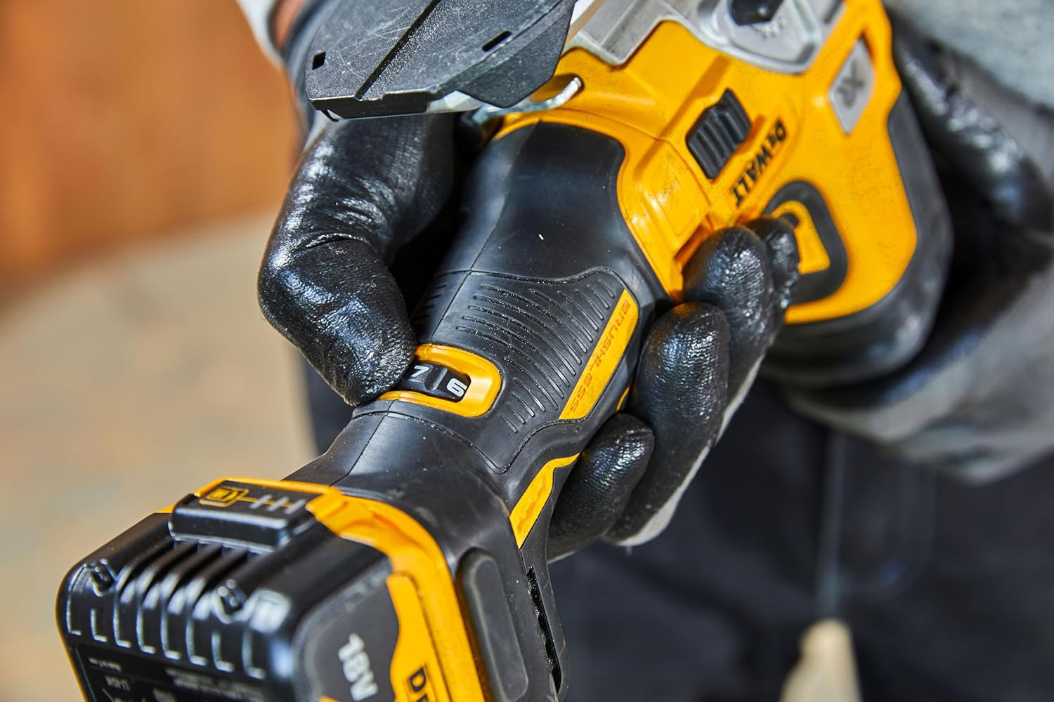 DEWALT aku ubodna pila DCS335N-XJ XR 18V bez baterije - Slika 3