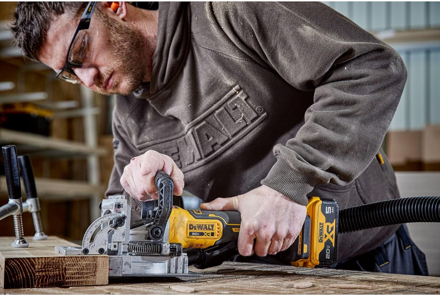 DEWALT aku glodalica za utore DCW682NT-XJ XR 18V bez baterije kovčeg - Slika 3