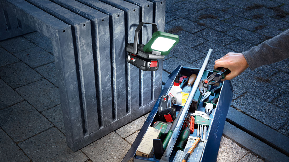 BOSCH aku svjetiljka 18V-400 18V bez baterije - Slika 5