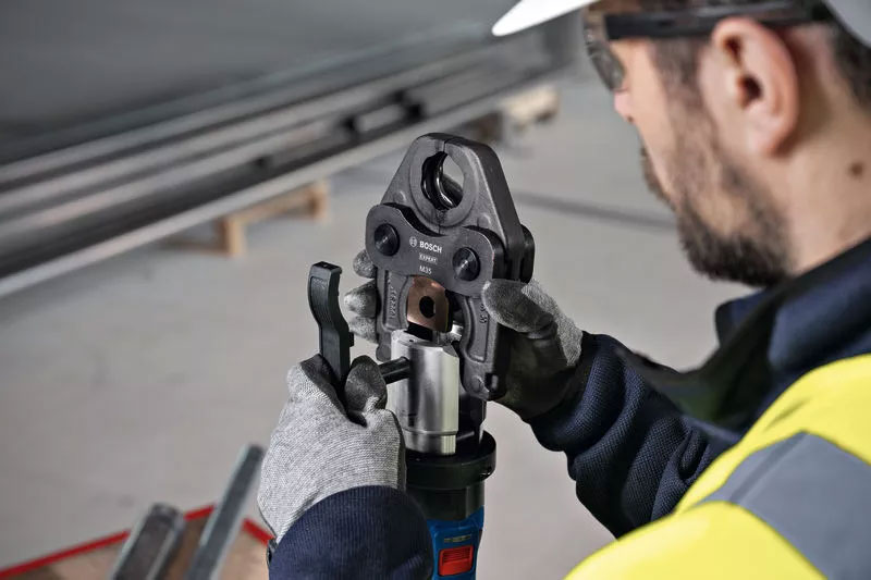 BOSCH aku alat za prešanje GPT 18V-32 + M čeljusti bez baterije kovčeg - Slika 4