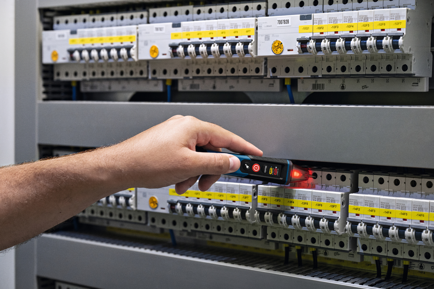 BOSCH ispitivač napona beskontaktni GVD 1000-17 - Slika 5
