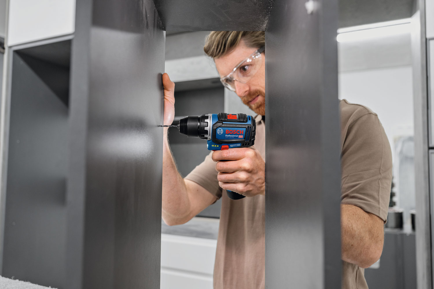 BOSCH aku bušilica GSR 12V-32 12V bez baterije L-Boxx - Slika 4