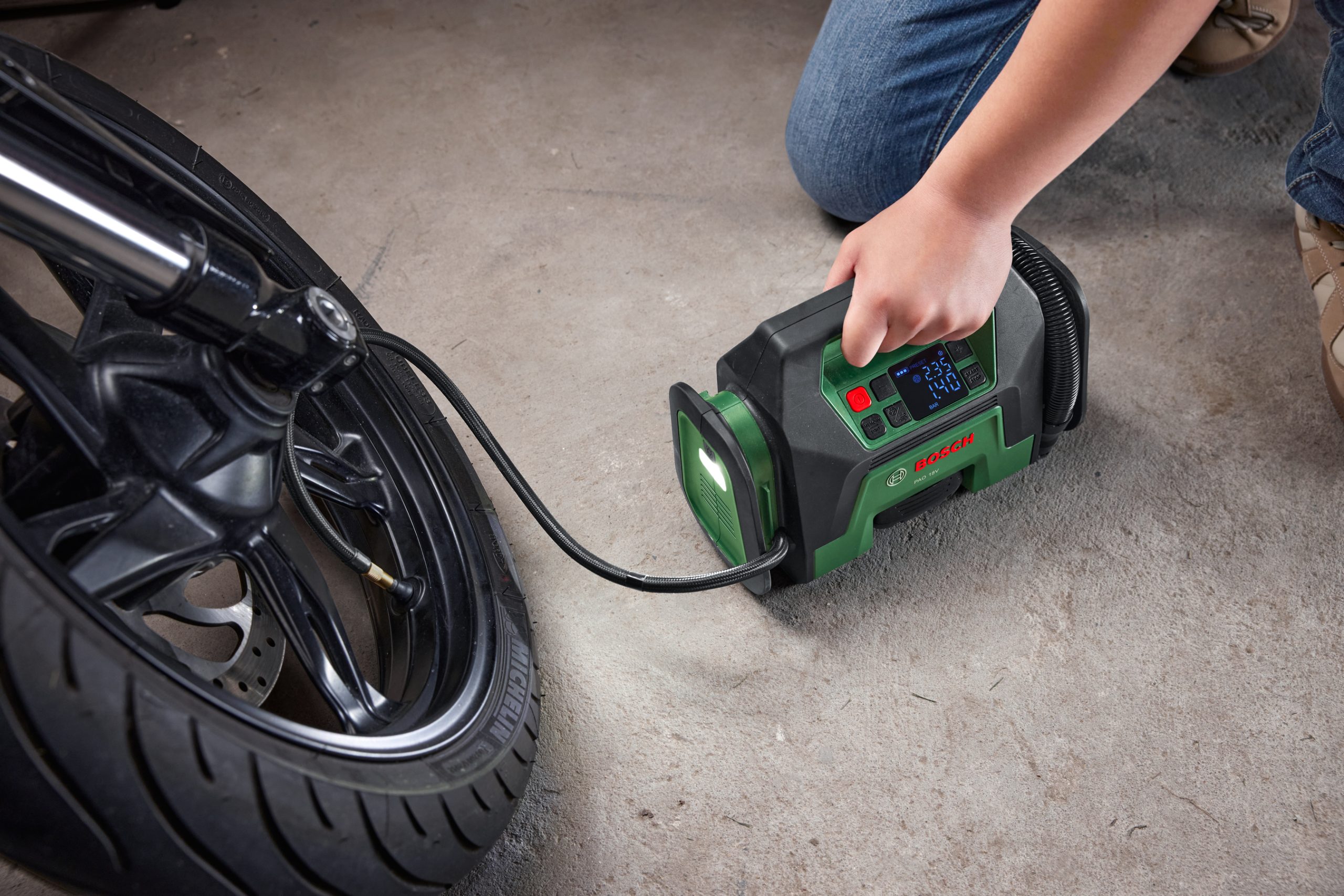 BOSCH aku zračna pumpa PAO 18V bez baterije - Slika 4