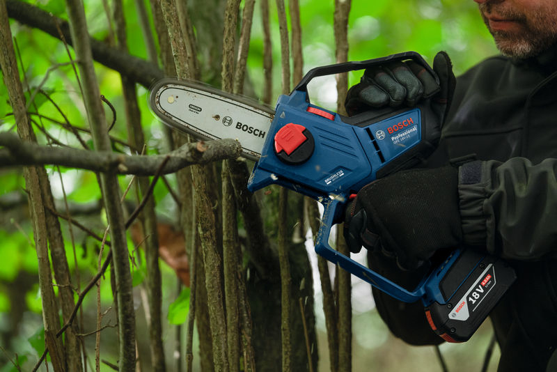 BOSCH aku lančana pila za grane GKE 18V-15 18V bez baterije - Slika 4