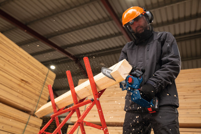 BOSCH aku lančana pila za grane GKE 18V-20 18V bez baterije - Slika 3