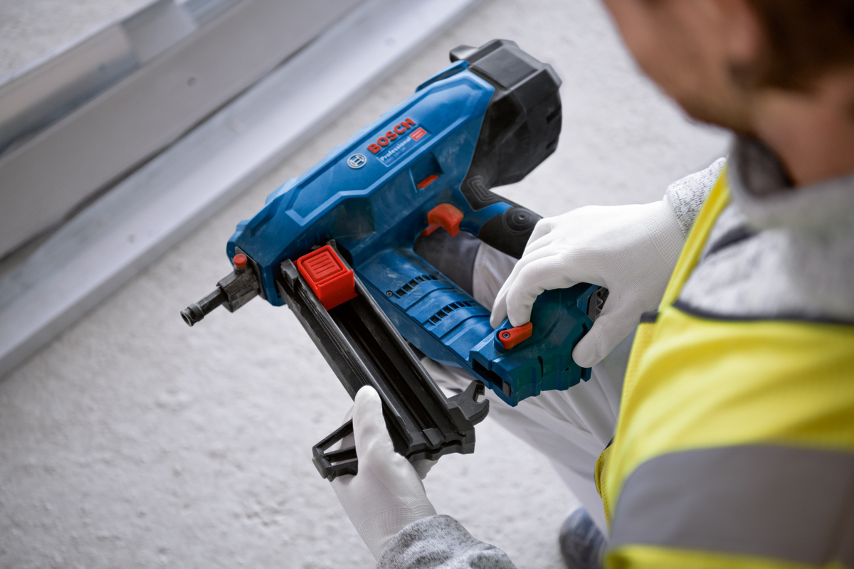 BOSCH aku pištolj za čavle GNB 18V-38 18V bez baterije - Slika 4