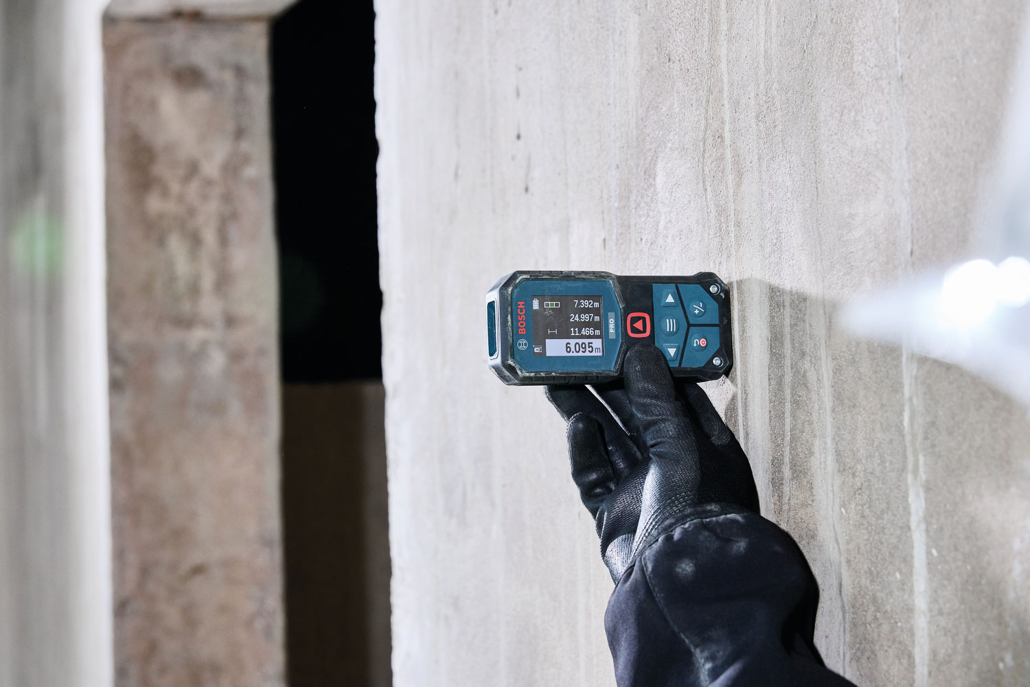 BOSCH laserski daljinomjer 70m PRO GLM 70-32 - Slika 3
